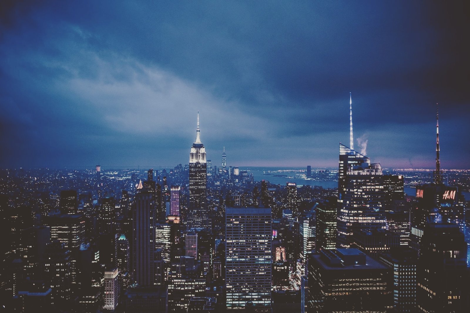 Christmas Night Across Cities: How the World Comes Alive After Dark